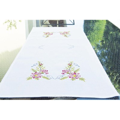 Chemin de table en broderie traditionnelle union fleurie Brodélia