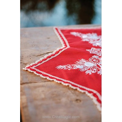 Nappe à broder (kit) Modelée arbre de noël - Vervaco