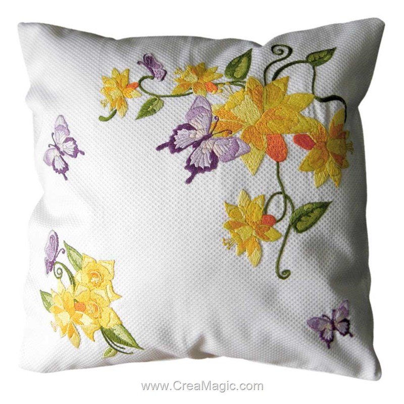Kit coussin jonquille et papillon chez Princesse